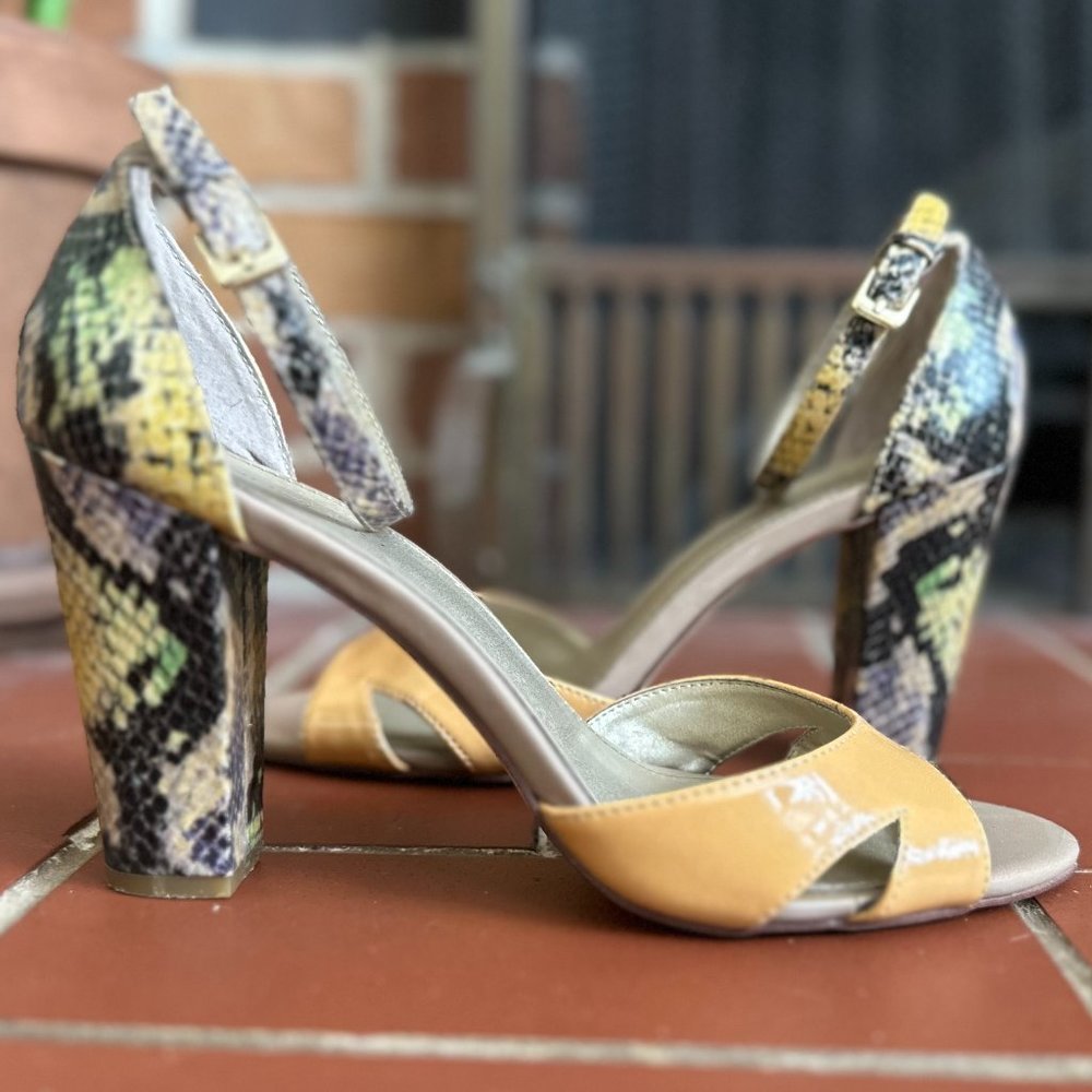 Bandolino Snake Print Open Toe Sandal Size 8.5 - image 1